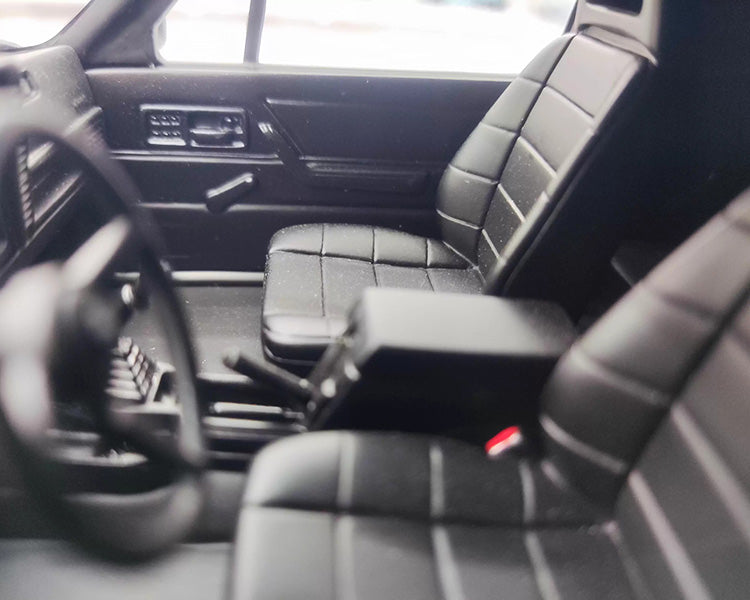 OTTO 1:18 Jeep Police Edition Resin Collectible Model Car