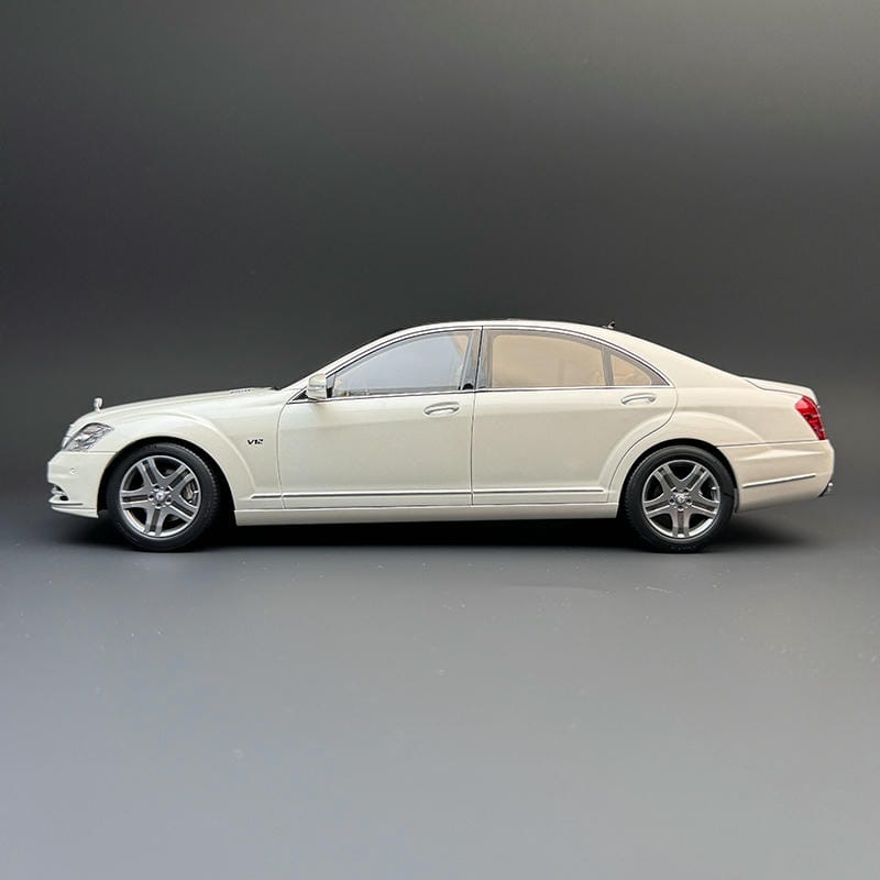 MH 1:18 Scale Mercedes-Benz S600L W221 Diecast Model Car