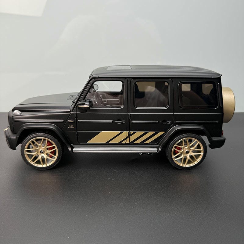 Almost Real 1:18 Mercedes-Benz G63 Alloy Model – Iconic Off-Road Luxury