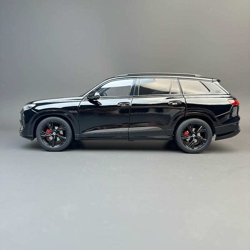 Original 1:18 Audi Q6 Diecast Car Model