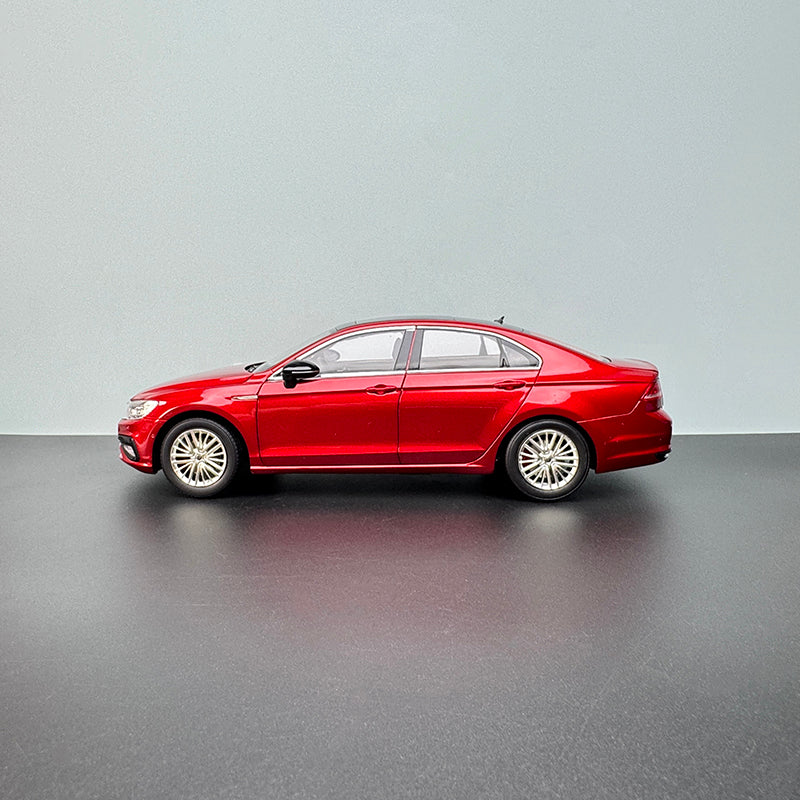 SAIC Volkswagen Lingdu 2020 – 1:18 Scale Alloy Diecast Model (Red | Functional Display with Engine Detailing)