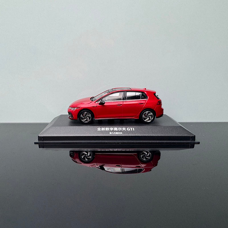 Volkswagen Golf V R32 2005 Diecast Model – 1:43 Scale Red Collectible