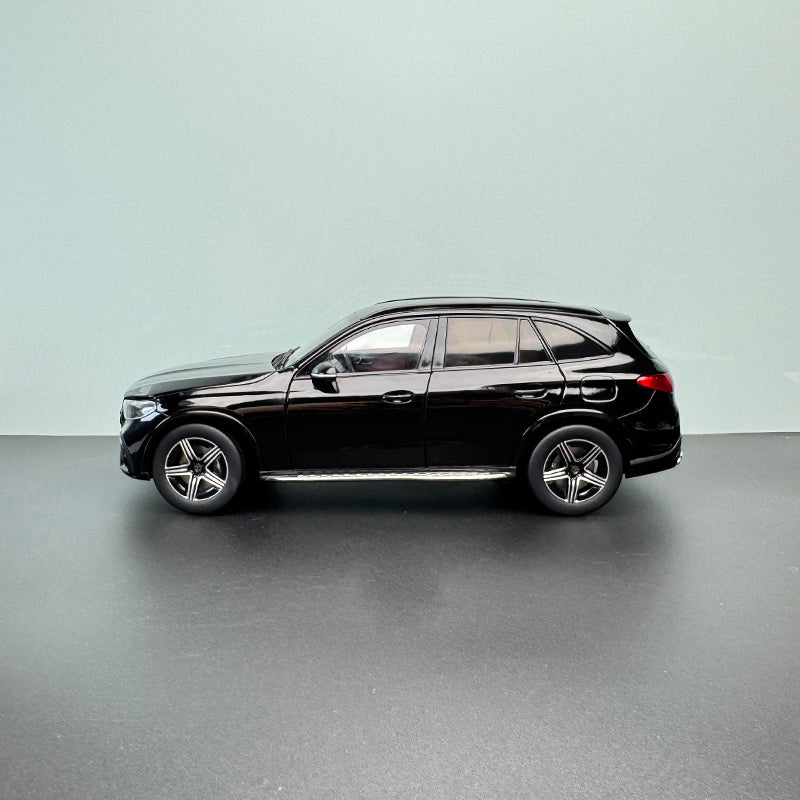 1:18 iScale Mercedes-Benz GLC X254 Black Diecast Model – AMG-Line Precision Collectible
