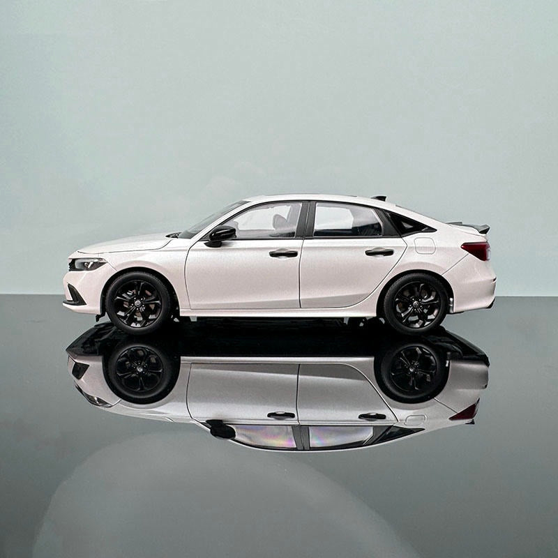 11th Generation Honda Civic Diecast Model – 1:18 Scale Collectible (White / Red)