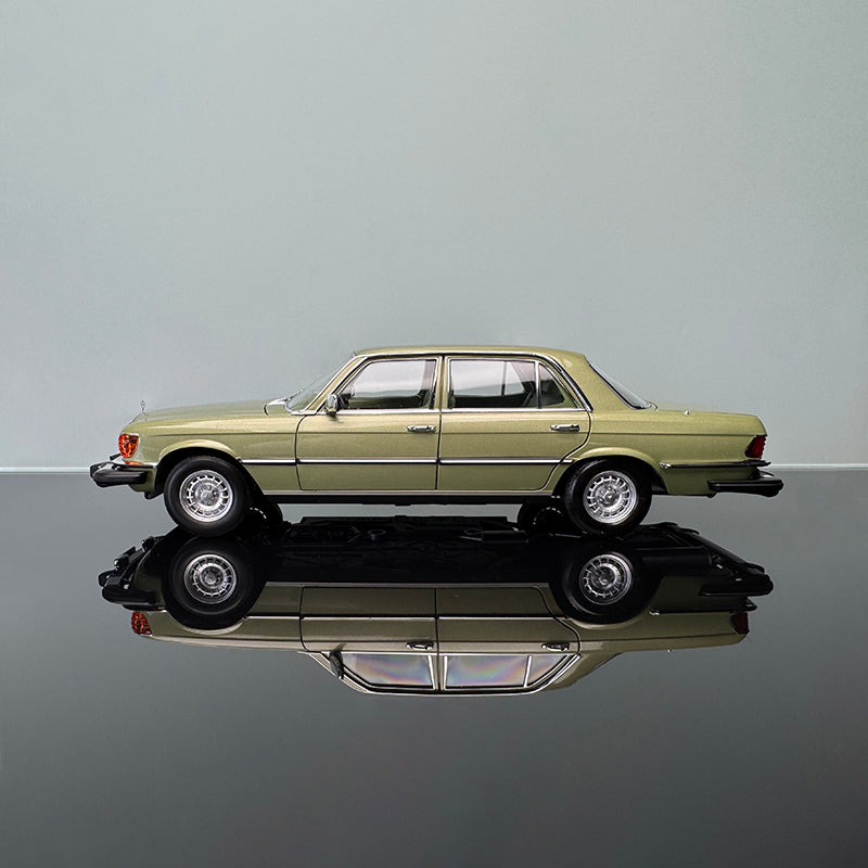 norev Mercedes-Benz 450SEL 1:18 Diecast Model – Light Green Interactive Collectible