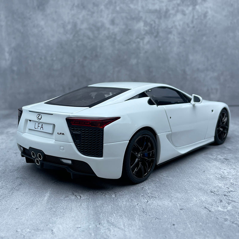 Lexus LFA 1:18 Die-Cast Alloy Model (Pop-Up Spoiler Edition – Collector Display)