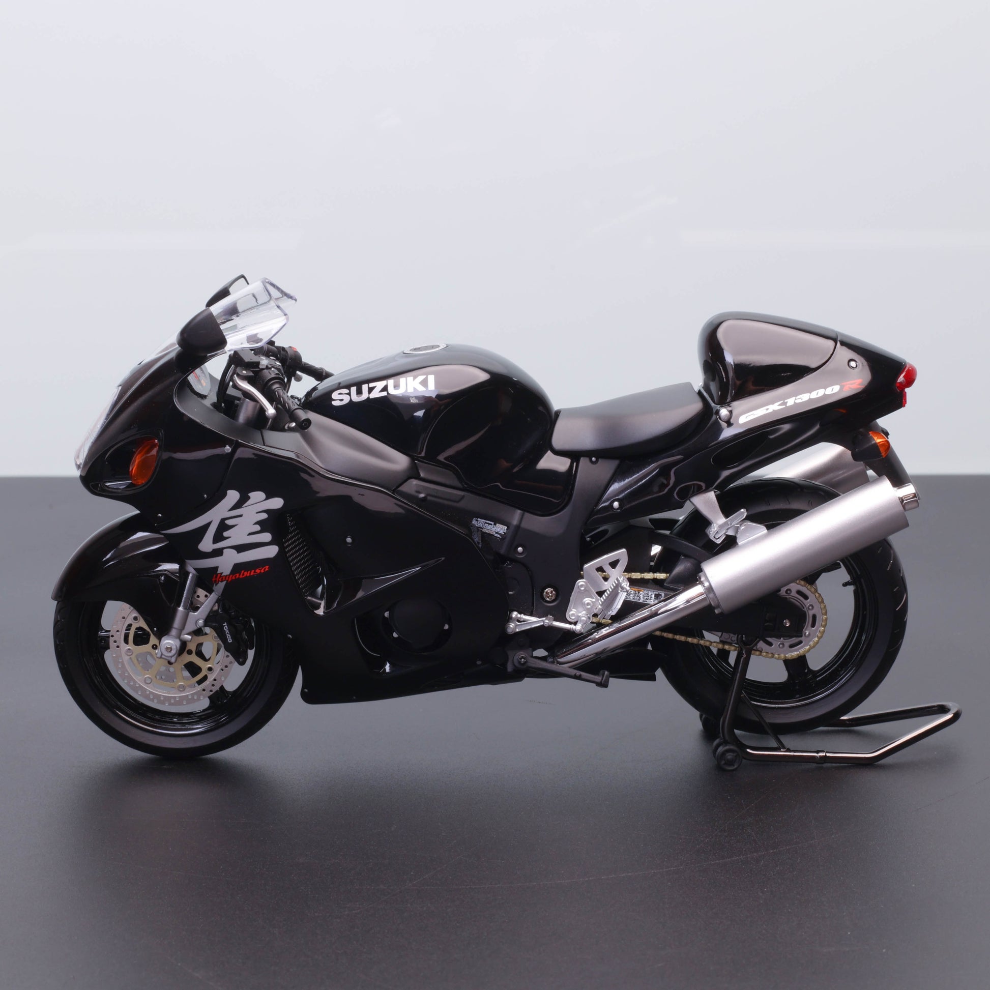 LCD Models 1:12 Suzuki GSX-1300R Hayabusa – Alloy Motorcycle Model (Authorized by Suzuki)