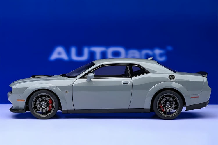 Autoart 1/18 Dodge Challenger R/T wide body Grey diecast car model