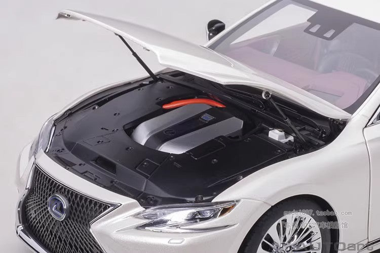 AUTOart Lexus LS500 – 1:18 Scale Model (Black, White, – Premium Executive Sedan Replica)(78868)(78866)