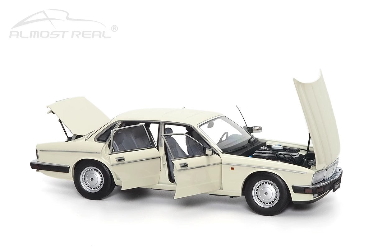 aguar Daimler XJ6 (XJ40) – 1:18 Diecast Model by Almost Real (Limited to 1,008 Units – Collector’s Edition)(810542)