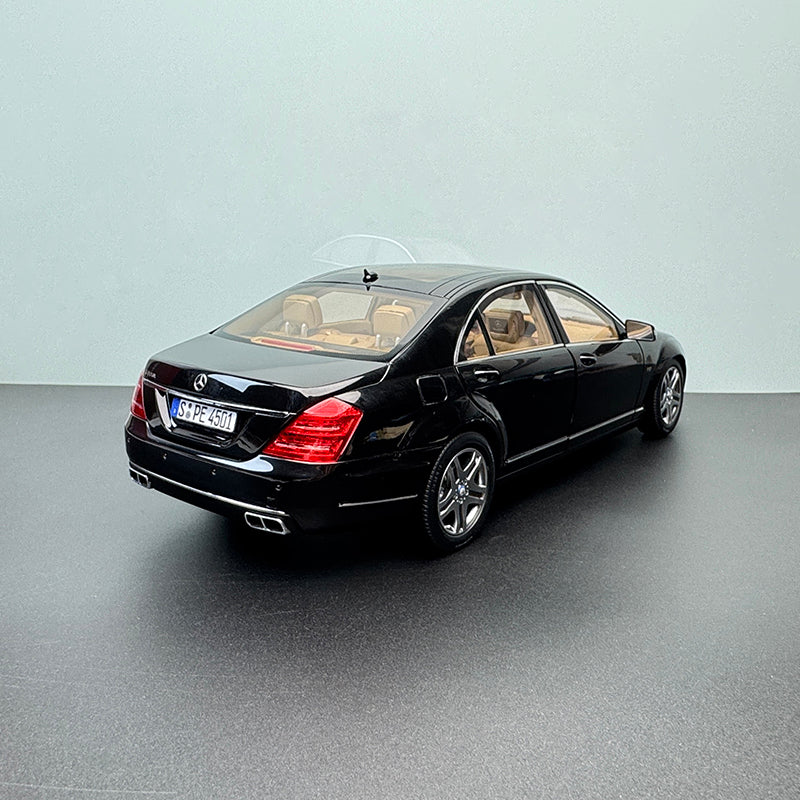 MH 1:18 Mercedes‑Benz S600L W221 Die‑Cast Alloy Model – Opening Panels & Engine Bay Display
