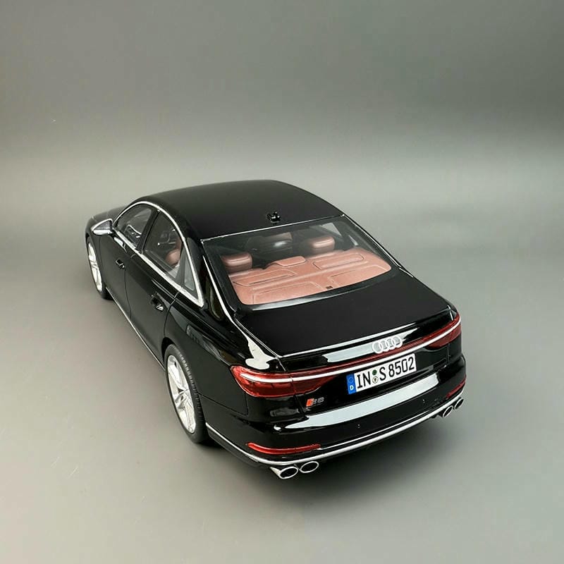 GT 1:18 Audi S8 Resin Model – Sealed Display Version
