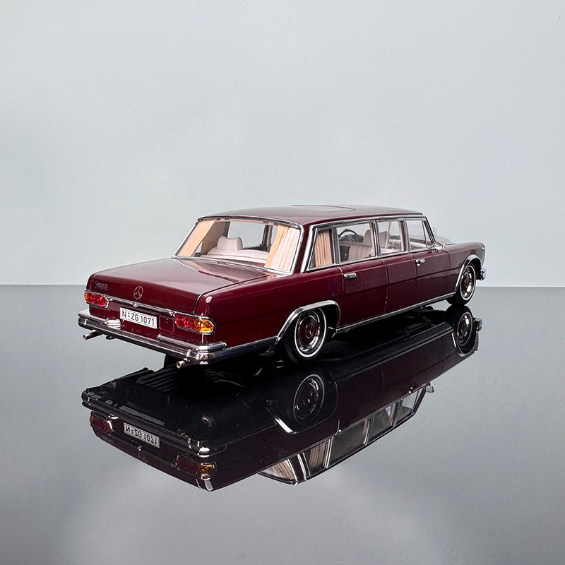 Benz Pullman W100 600 Diecast Model – 1:18 Scale Collectible (Static Display)