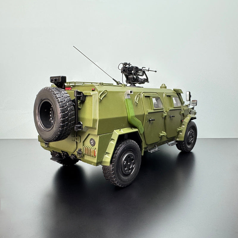 Dongfeng Mengshi CSK181 1:18 Scale Alloy Diecast Model – Interactive Tactical Collectible