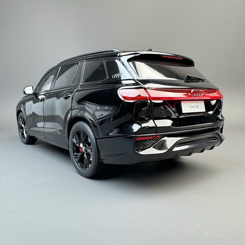Original 1:18 Audi Q6 Diecast Car Model