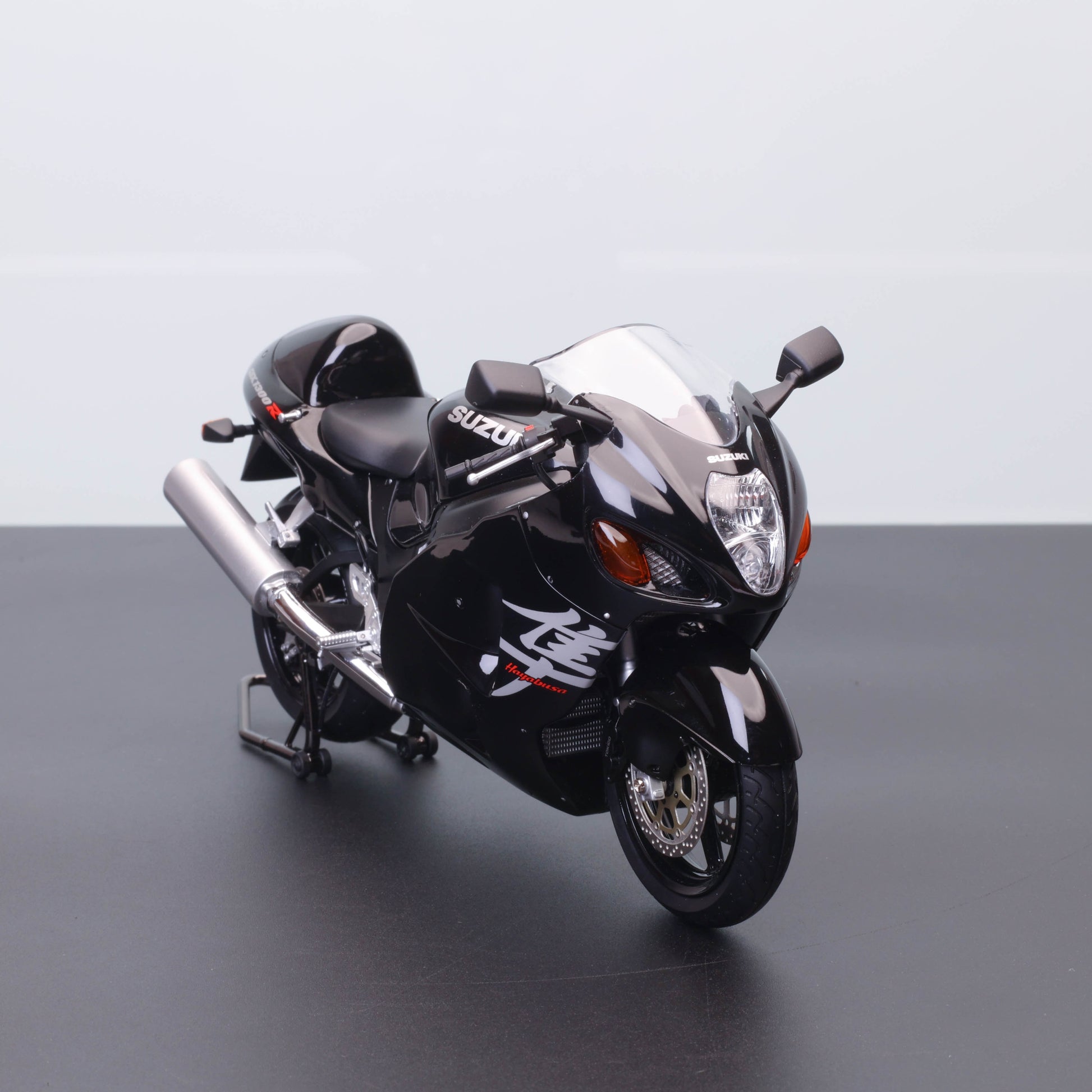 LCD Models 1:12 Suzuki GSX-1300R Hayabusa – Alloy Motorcycle Model (Authorized by Suzuki)
