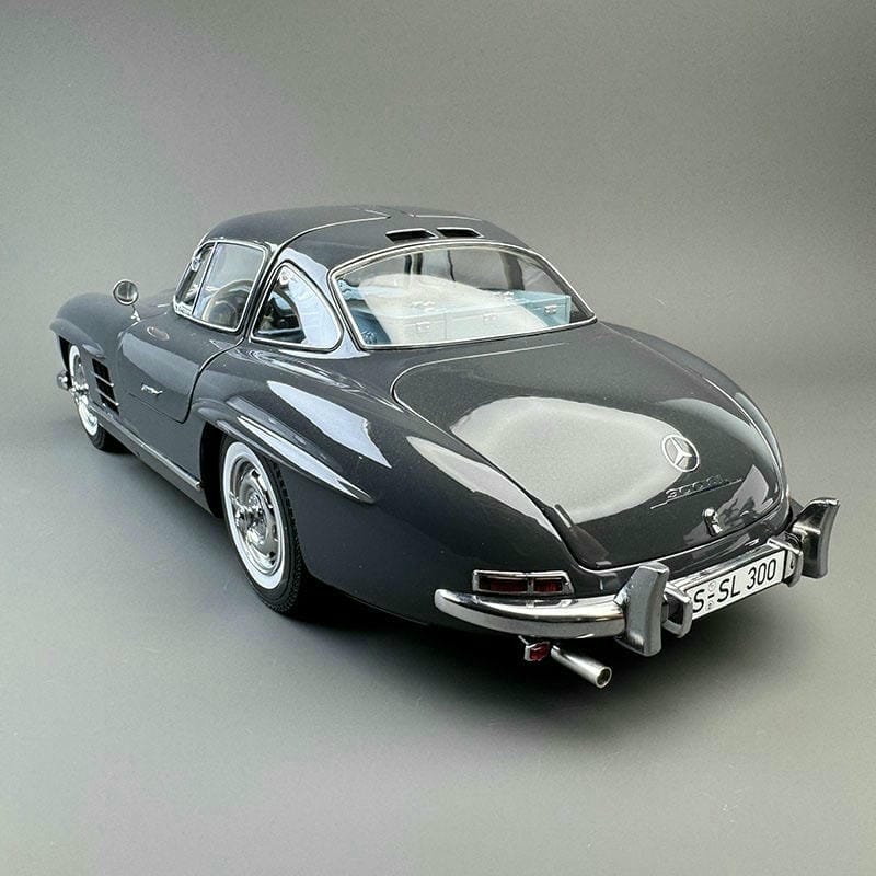 Mercedes-Benz 300SL 1:12 Scale Alloy Collectible Model – Fully Functional Doors & Steering
