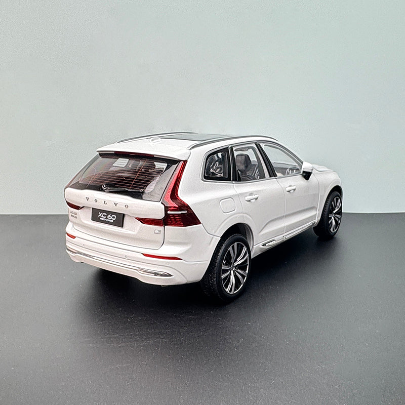 Volvo 22 Modified XC60 1:18 Die-Cast Alloy Model (Crystal White, Silver Gray, Morning Light Silver)
