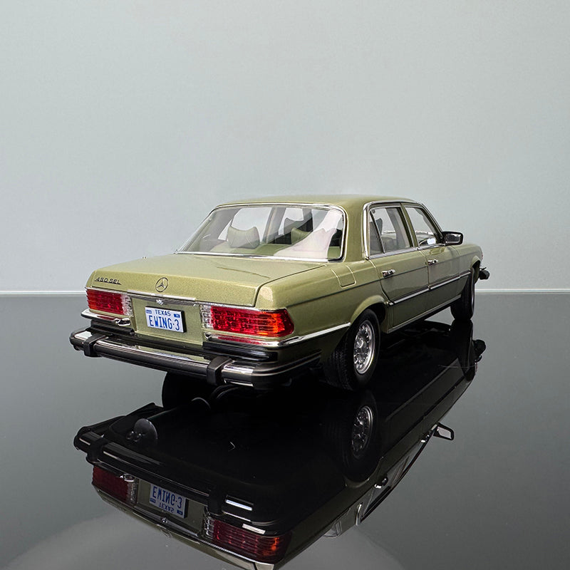 norev Mercedes-Benz 450SEL 1:18 Diecast Model – Light Green Interactive Collectible