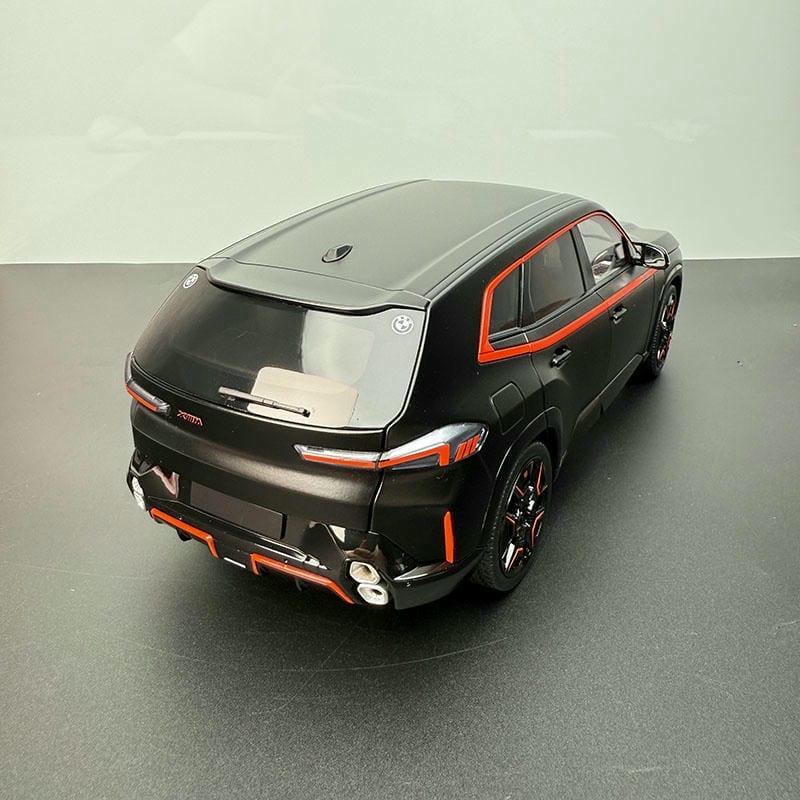 Minichamps 1:18 BMW XM Alloy Model – Bold Luxury Meets Precision Detail