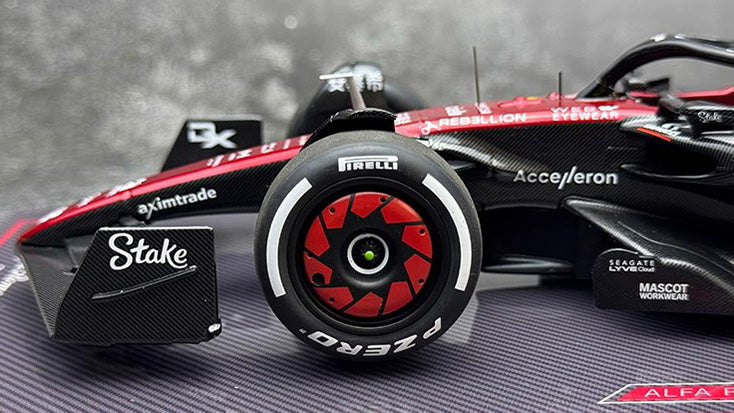 Alfa Romeo F1 C42 – #77 Valtteri Bottas Bahrain GP Edition 1:18 Scale Model by Kilo NZG (Alloy Shell + Display Base Cover)