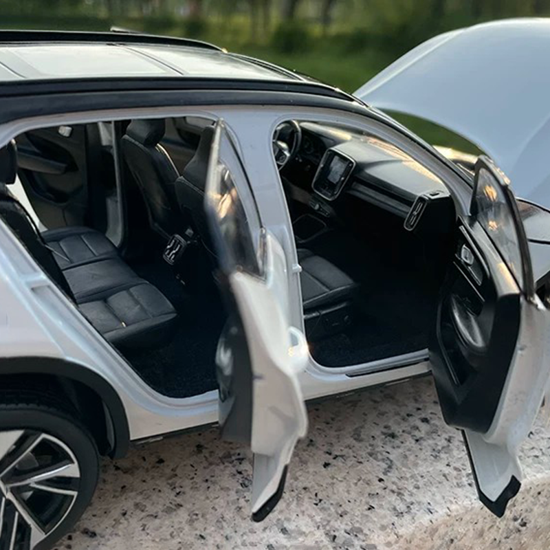 Original XC40 1:18 Diecast Model