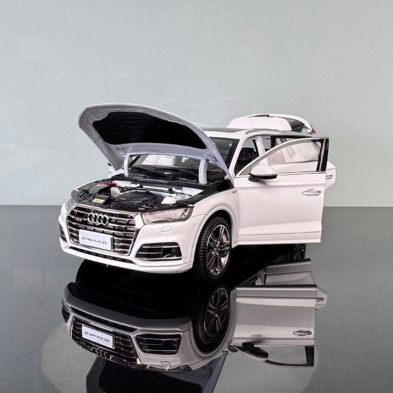Original 1:18 Audi Q5 Diecast Model – Premium White Collectible