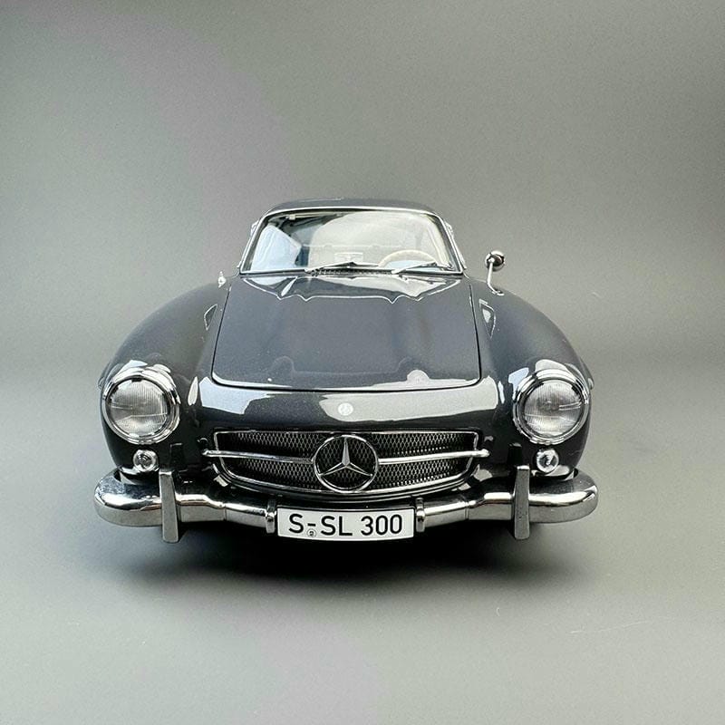 Mercedes-Benz 300SL 1:12 Scale Alloy Collectible Model – Fully Functional Doors & Steering