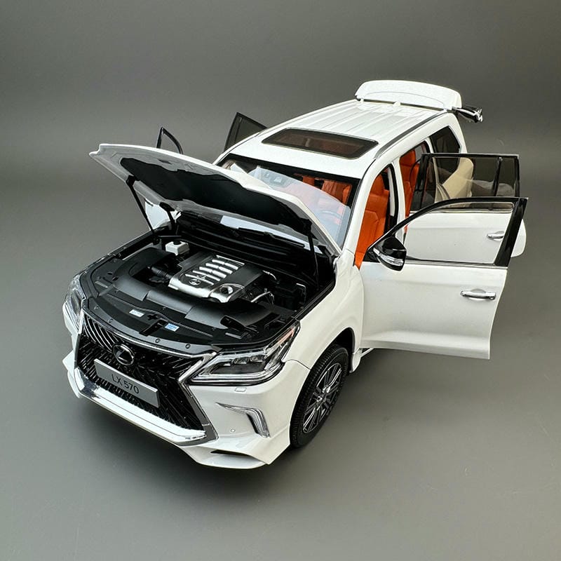 LCD 1:18 Lexus LX570