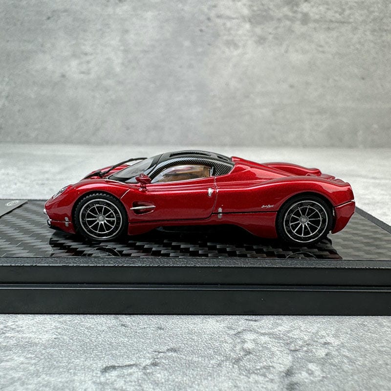 LCD 1:64 Pagani Utopia
