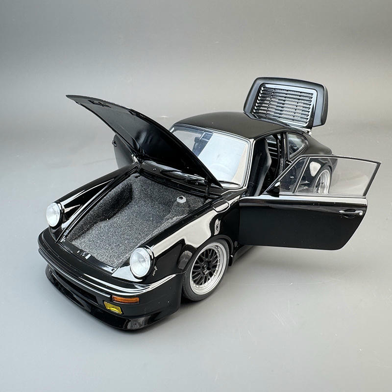 AUTOart Porsche 911 (930) Crown Midnight “Blackbird” Comic Edition 1:18 Scale Model Car