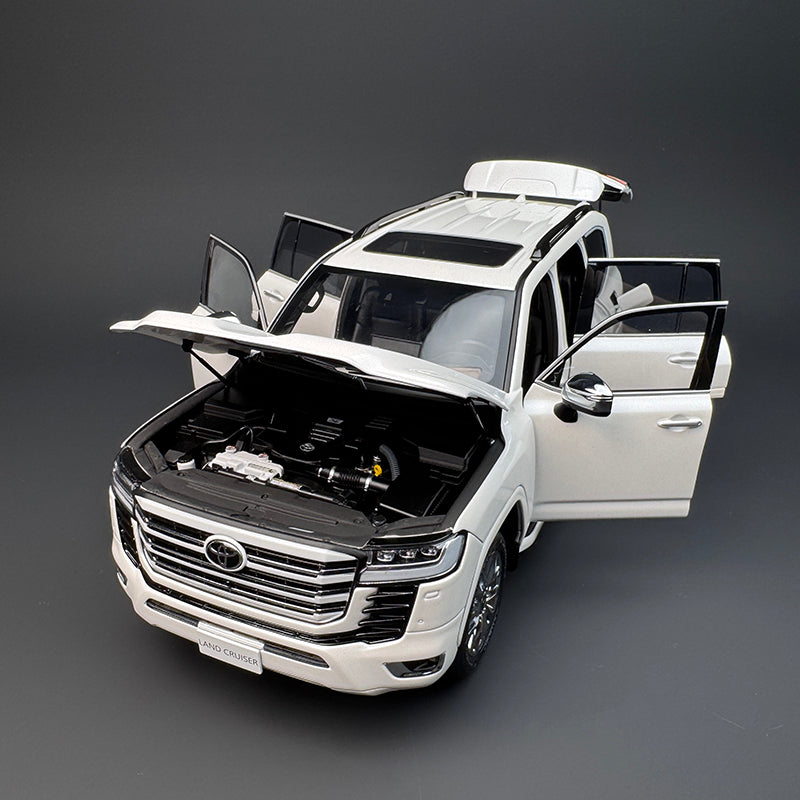 LCD Toyota Land Cruiser LC300 ZX 1:18 Alloy Full-Open Diecast Model