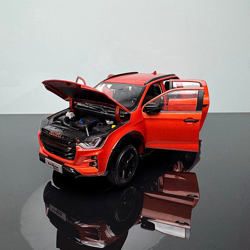 Isuzu Pickup Truck 1:18 Diecast Model – Interactive Collectible