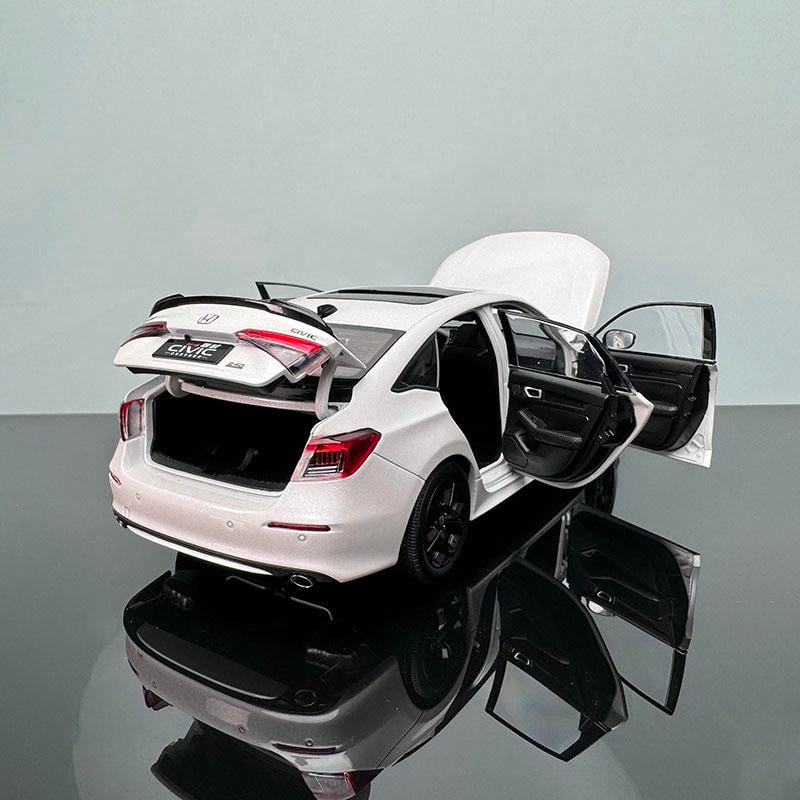 11th Generation Honda Civic Diecast Model – 1:18 Scale Collectible (White / Red)