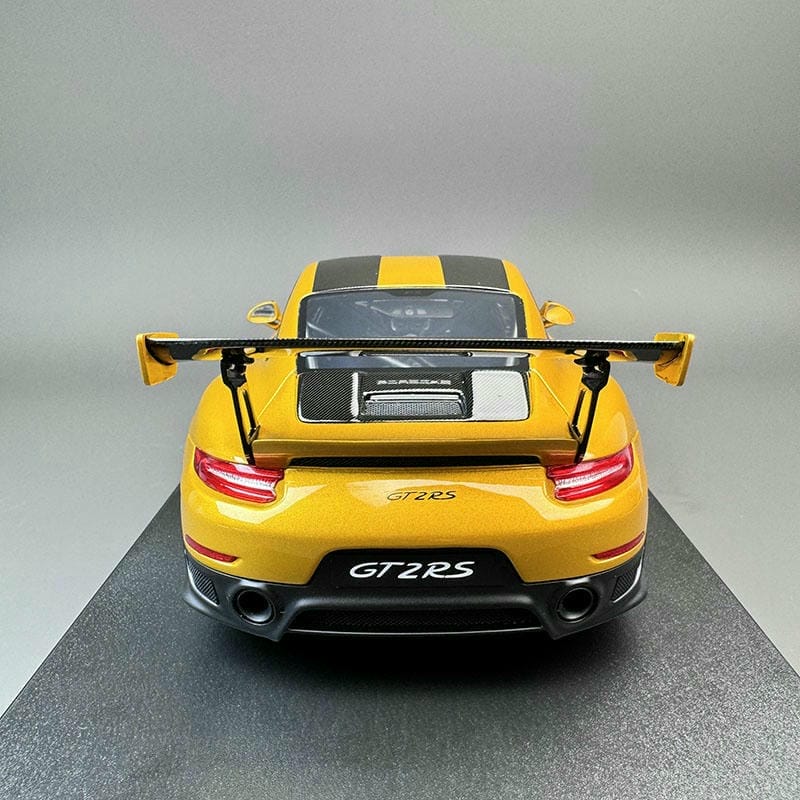 GT Spirit 1:18 Porsche 911.2 GT2RS Resin Model Car(CLDC041)