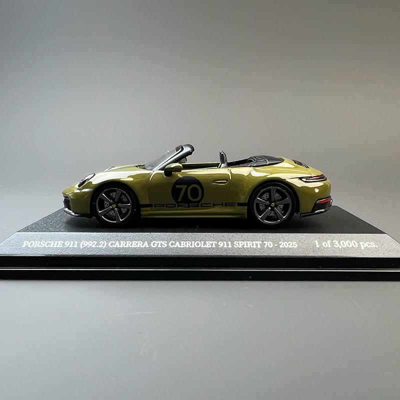 Minichamps 1:64 Porsche 911 (992.2) GTS Diecast Car