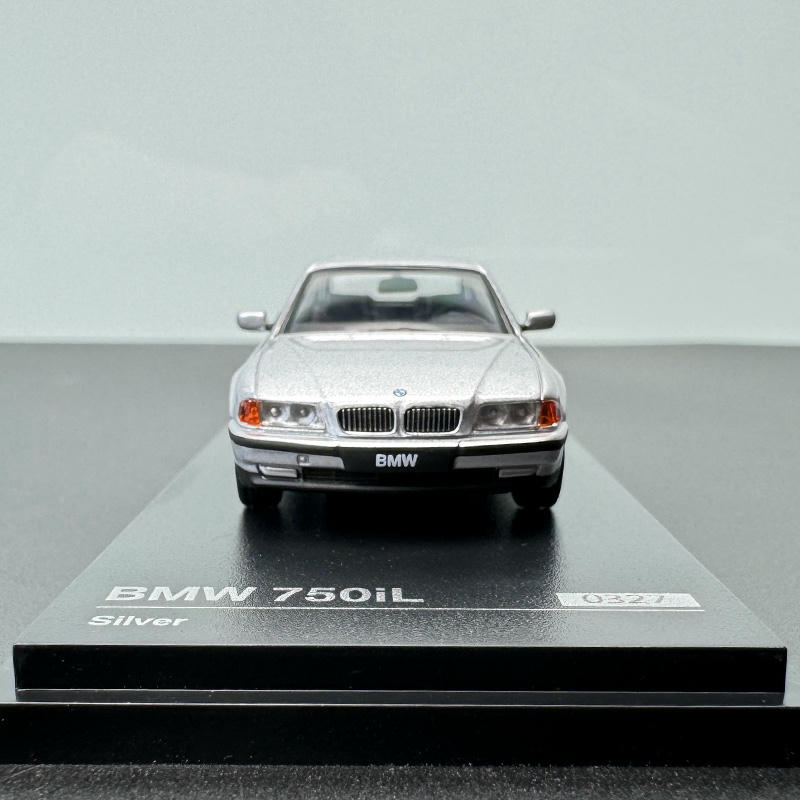 AR Box Realistic 1:64 BMW E38 750iL Alloy Diecast Model Car