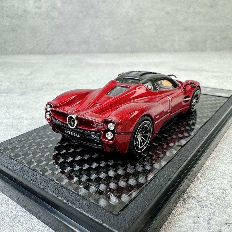 LCD 1:64 Pagani Utopia