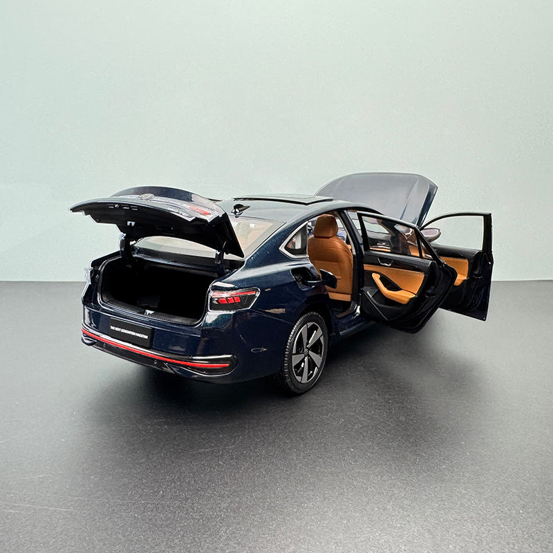 1:18 Volkswagen Magotan B9 Diecast Model – Alloy & ABS Precision with Opening Doors, Hood & Sunroof