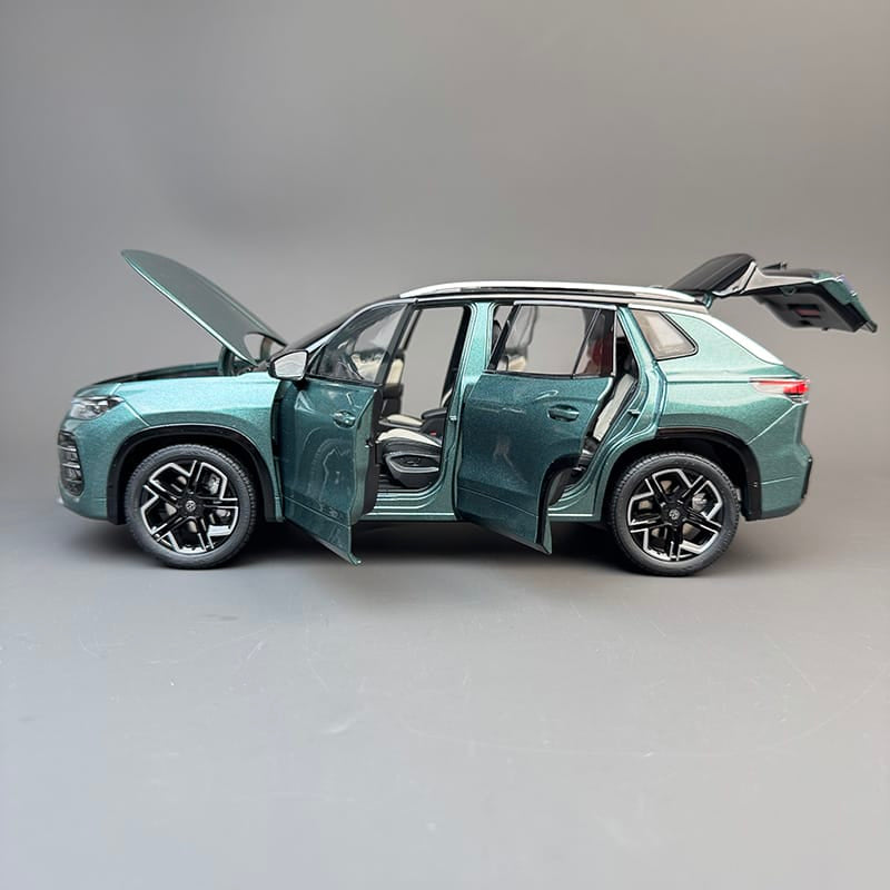 Volkswagen Tayron L 1:18 Diecast Model Car