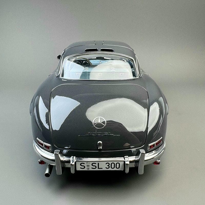 Mercedes-Benz 300SL 1:12 Scale Alloy Collectible Model – Fully Functional Doors & Steering