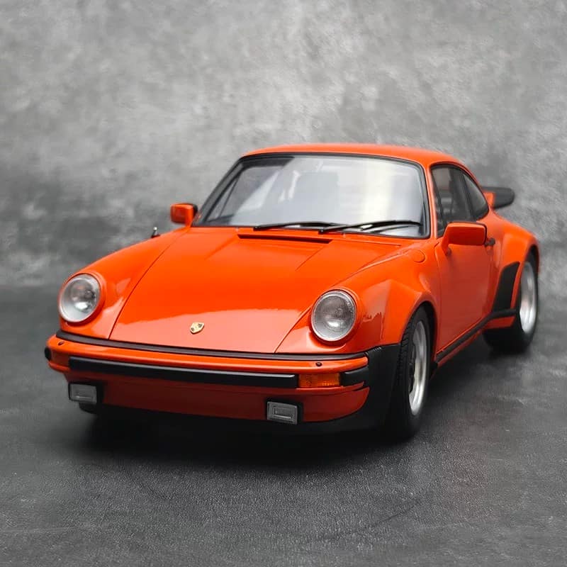 AUTOart 1:18 Porsche 911 (930) Turbo 3.0 Diecast Model Car