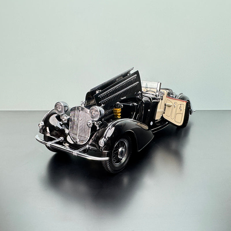 SunStar 1939 Horch 855 Special Roadster 1:18 Diecast Model – Black Edition