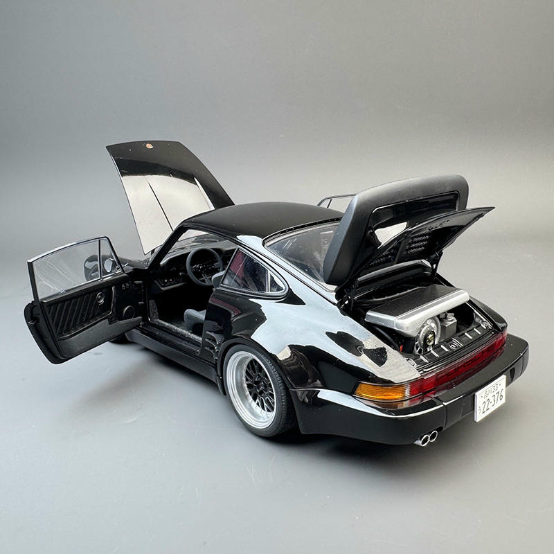 AUTOart Porsche 911 (930) Crown Midnight “Blackbird” Comic Edition 1:18 Scale Model Car