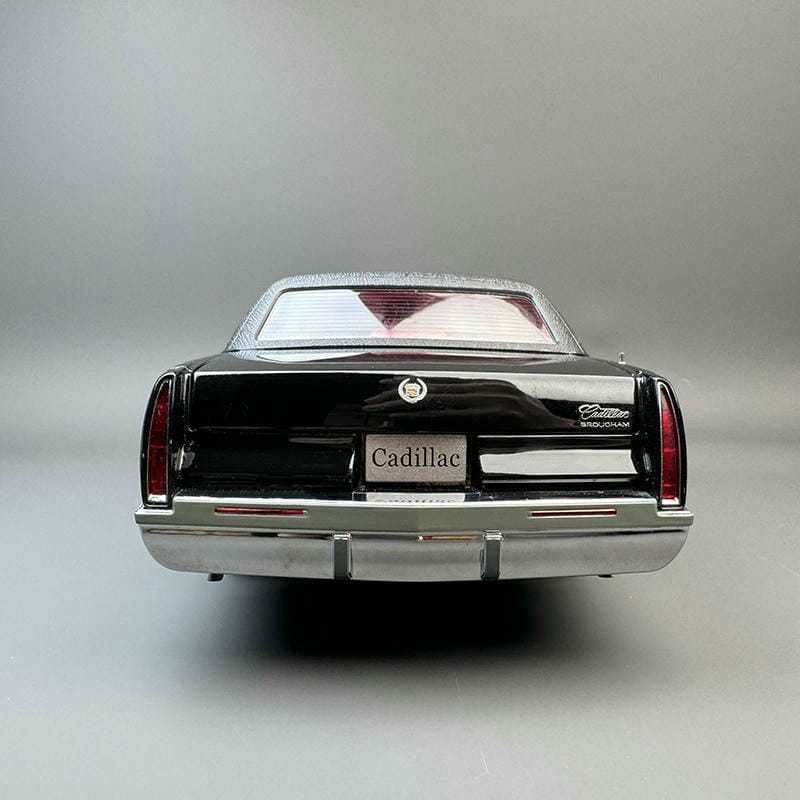 Xiaoguang 1:18 Cadillac Wood Die-Cast Model Car