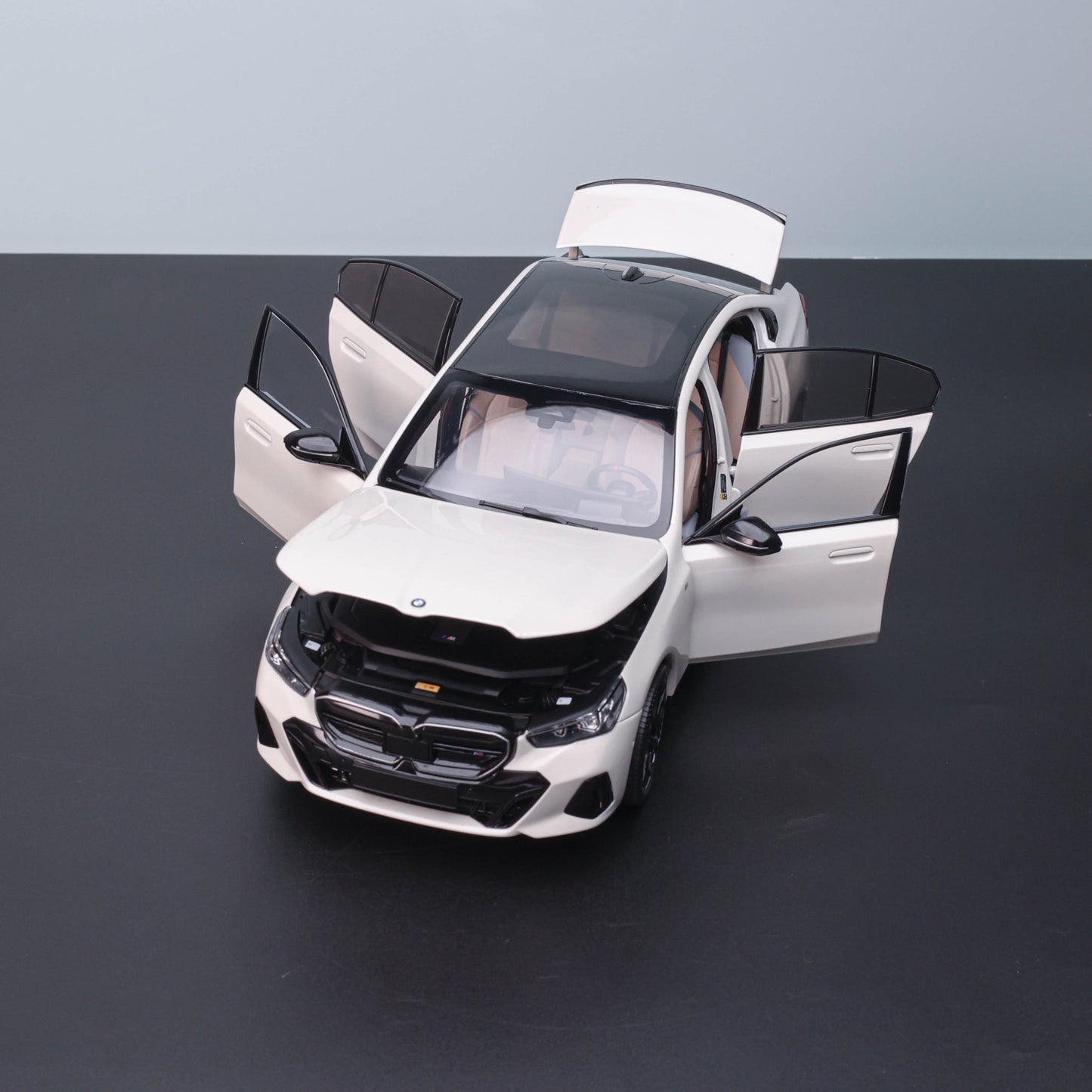 MINICHAMPS 1:18 Porsche 911 (992) – Alloy Model Car in White, Gray, or Blue