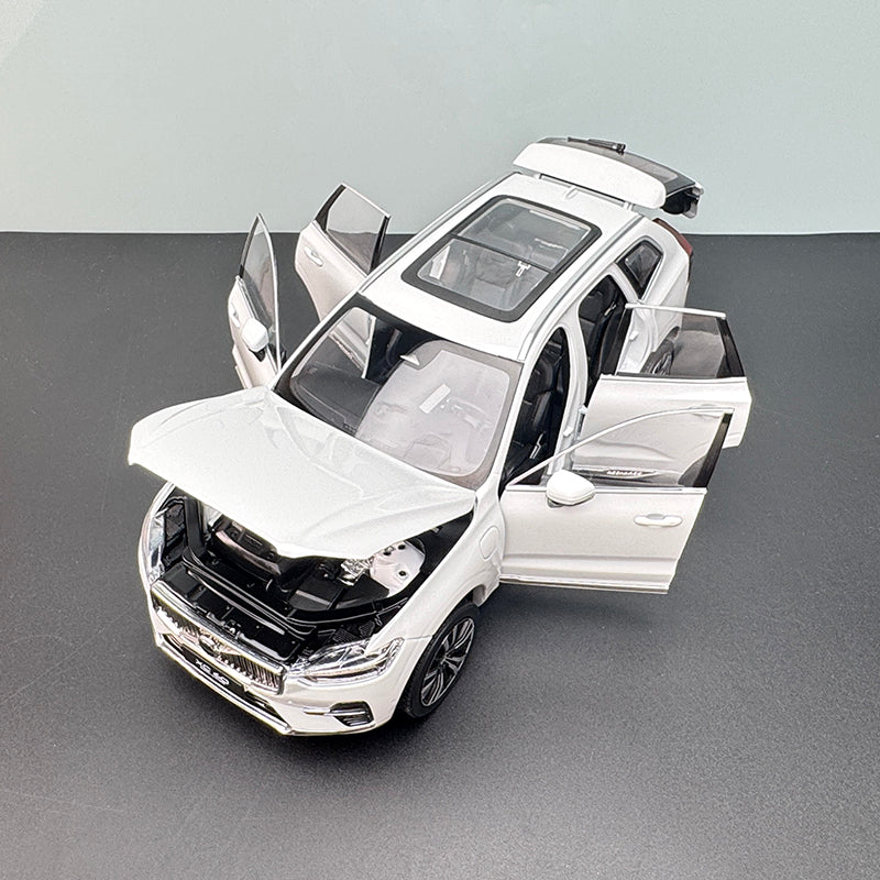 Volvo 22 Modified XC60 1:18 Die-Cast Alloy Model (Crystal White, Silver Gray, Morning Light Silver)