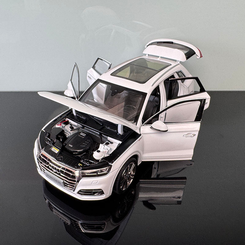 Original 1:18 Audi Q5 Diecast Model – Premium White Collectible