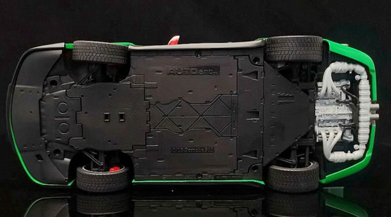 AUTOart 1:18 Porsche 911 GT3 RS 4.0 Diecast Model Car – Green