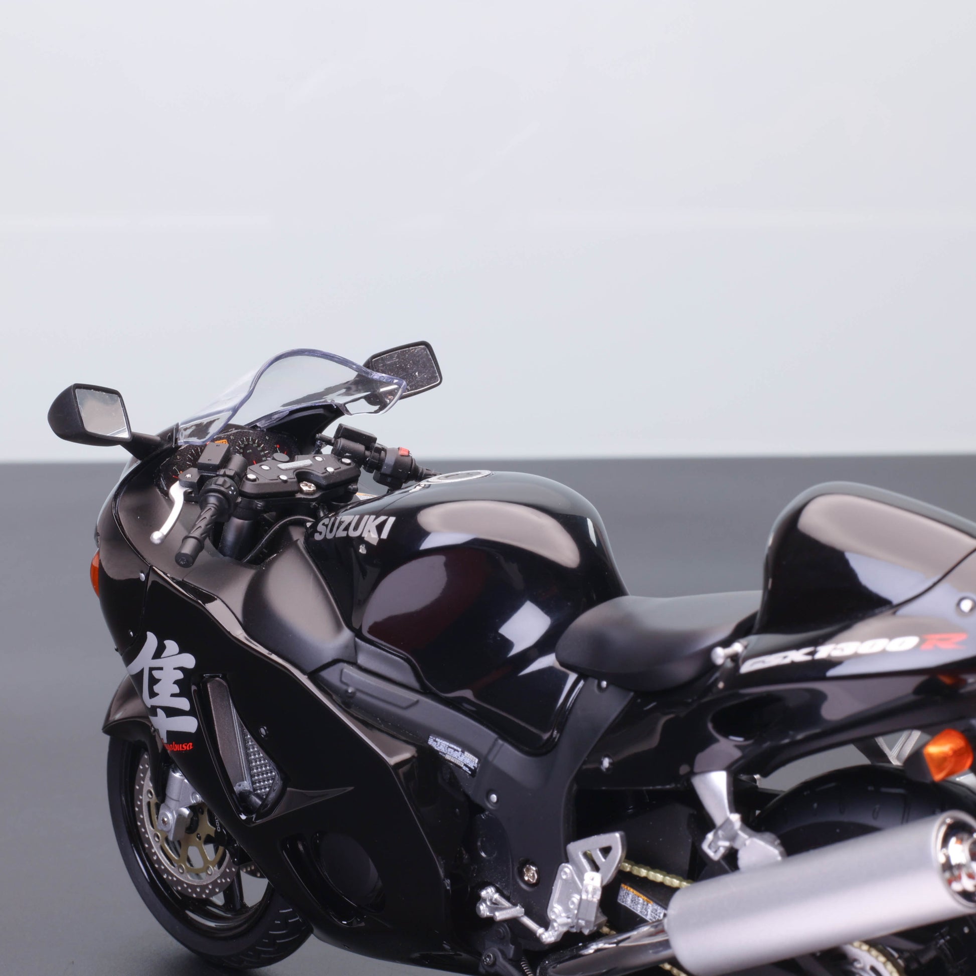 LCD Models 1:12 Suzuki GSX-1300R Hayabusa – Alloy Motorcycle Model (Authorized by Suzuki)